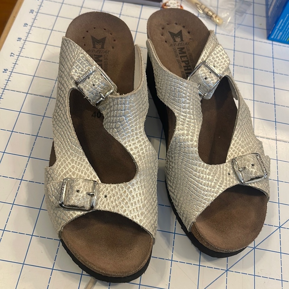 Mephisto Silver White Snakeskin Printed Leather Wedge Slide Sandal